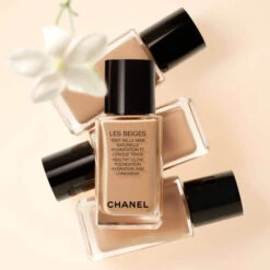 Chanel Les Beiges Fond De Teint Teint Belle Mine Naturelle Hydratation Et Longue Tenue -Parfumerie Burdin Boutique chanel les beiges fond de teint teint belle mine naturelle hydratation et longue tenue 5