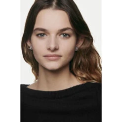 Chanel Ultra Le Teint Velvet Formule Ultra Légère Et Longue Tenue, Fini Mat Velours Effet Flouteur, Teint Naturel Parfait -Parfumerie Burdin Boutique chanel ultra le teint velvet formule ultra legere et longue tenue fini mat velours effet flouteur teint naturel parfait 1