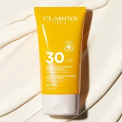 Clarins - Crème Solaire SPF 30 Haute Protection Corps - Hydratation Et Confort -Parfumerie Burdin Boutique clarins creme solaire corps spf 30 2