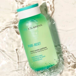 Clarins - PURE-RESET Lotion Pureté Matifiante - Peaux Mixtes à Grasses 7 Clarins - PURE-RESET Lotion Pureté Matifiante - Peaux Mixtes à Grasses -Parfumerie Burdin Boutique clarins pure reset lotion purete matifiante peaux mixtes a grasses 2