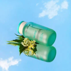 Clarins - PURE-RESET Lotion Pureté Matifiante - Peaux Mixtes à Grasses 9 Clarins - PURE-RESET Lotion Pureté Matifiante - Peaux Mixtes à Grasses -Parfumerie Burdin Boutique clarins pure reset lotion purete matifiante peaux mixtes a grasses 4