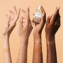 Clarins - Tinted Oleo-Serum Fond De Teint Sérum -Parfumerie Burdin Boutique clarins tinted oleo serum serum teinte bonne mine nutrition 3