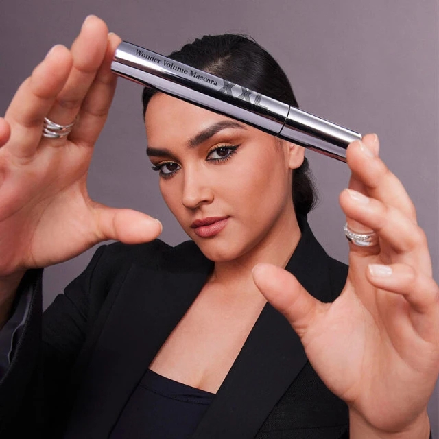 Clarins - Wonder Volume Mascara XXL Mascara Volume Extrême 5 Clarins - Wonder Volume Mascara XXL Mascara Volume Extrême – Image 5