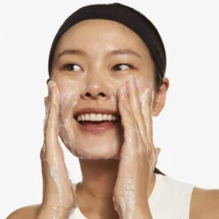 Clinique - All About Clean Gelée Nettoyante Et Exfoliante -Parfumerie Burdin Boutique clinique all about clean gelee nettoyante et exfoliante 4