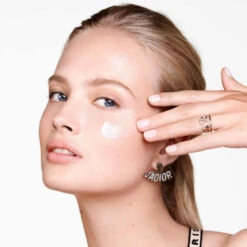 Dior CAPTURE TOTALE SUPER POTENT RICH CREME Crème Riche Anti-âge Global - Nutrition & Réparation Intenses -Parfumerie Burdin Boutique dior capture totale super potent riche creme creme riche antiage global nutrition reparation intenses 2