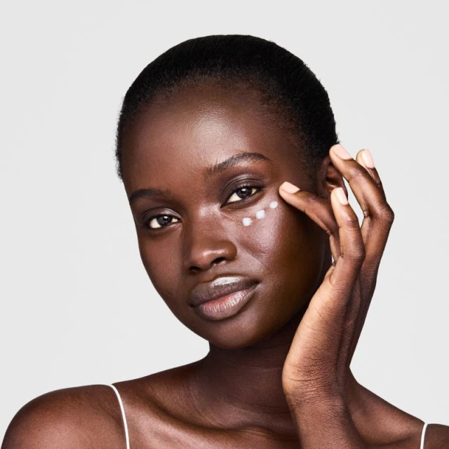 Estee Lauder Estée Lauder - DayWear Eye Gel Crème Contour Des Yeux Anti-oxydant Et Hydratant 2 Estee Lauder Estée Lauder - DayWear Eye Gel Crème Contour Des Yeux Anti-oxydant Et Hydratant – Image 2