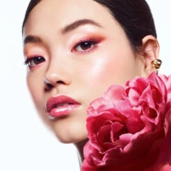 Guerlain - Kisskiss Bee Glow Oil Huile à Lèvres Teintée -Parfumerie Burdin Boutique guerlain kisskiss bee glow oil huile a levres teintee 10