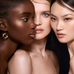 Guerlain - Parure Gold Skin Control Fond De Teint Compact Haute Perfection & Matité - Recharge -Parfumerie Burdin Boutique guerlain parure gold skin control fond de teint compact haute perfection matite recharge 7