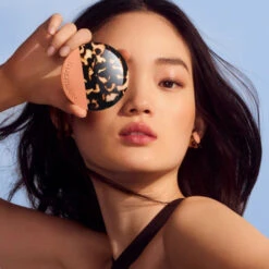 Guerlain - Terracotta Light La Poudre éclat Bonne Mine Naturelle - Édition Limitée - 96% D’ingrédients D’origine Naturelle -Parfumerie Burdin Boutique guerlain terracotta light la poudre eclat bonne mine naturelle edition limitee 96 dingredients dorigine naturelle 11