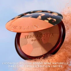 Guerlain - Terracotta Light La Poudre éclat Bonne Mine Naturelle - Édition Limitée - 96% D’ingrédients D’origine Naturelle -Parfumerie Burdin Boutique guerlain terracotta light la poudre eclat bonne mine naturelle edition limitee 96 dingredients dorigine naturelle 2