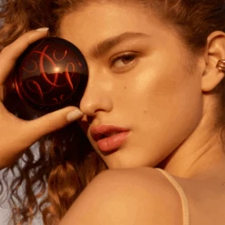 Guerlain - Terracotta Luminizer La Poudre Enlumineur - 96% D'ingrédients D'origine Naturelle Éclat Scintillant & Doré 11 Guerlain - Terracotta Luminizer La Poudre Enlumineur - 96% D'ingrédients D'origine Naturelle Éclat Scintillant & Doré -Parfumerie Burdin Boutique guerlain terracotta luminizer la poudre enlumineur 96 d ingredients d origine naturelle eclat scintillant dore 3