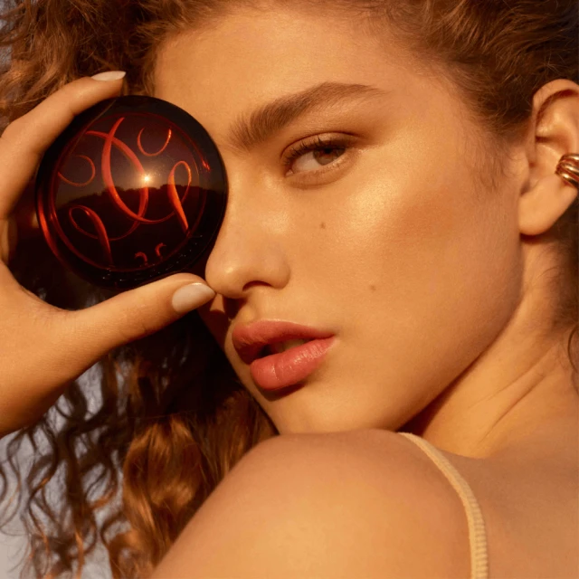 Guerlain - Terracotta Luminizer La Poudre Enlumineur - 96% D'ingrédients D'origine Naturelle Éclat Scintillant & Doré 4 Guerlain - Terracotta Luminizer La Poudre Enlumineur - 96% D'ingrédients D'origine Naturelle Éclat Scintillant & Doré – Image 4