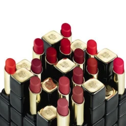 Guerlain - KissKiss Tender Matte Rouge à Lèvres Mat Lumineux Confort 16H -Parfumerie Burdin Boutique kisskiss tender matte rouge a levres guerlain mat lumineux confort 16h 6
