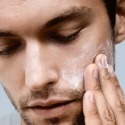 La Mer - La Mousse Démaquillante -Parfumerie Burdin Boutique la mer la mousse demaquillante 6