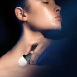 La Mer - Le Baume Concentré Cou Et Décolleté -Parfumerie Burdin Boutique la mer le baume concentre cou et decollete 3