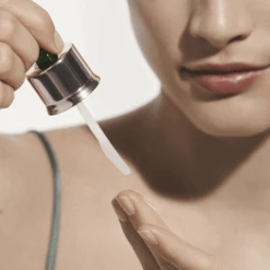 La Mer - Le Concentré -Parfumerie Burdin Boutique la mer le concentre 4