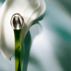 La Mer - Le Concentré Contour Des Yeux 8 La Mer - Le Concentré Contour Des Yeux -Parfumerie Burdin Boutique la mer le concentre contour des yeux 1