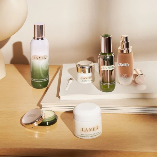 La Mer - Le Fond De Teint Soyeux Régénérant Longue Tenue SPF 20 5 La Mer - Le Fond De Teint Soyeux Régénérant Longue Tenue SPF 20 – Image 5