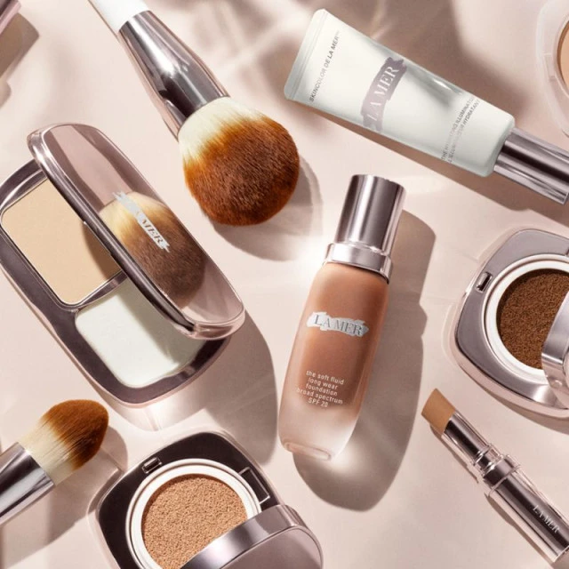 La Mer - Le Fond De Teint Soyeux Régénérant Longue Tenue SPF 20 6 La Mer - Le Fond De Teint Soyeux Régénérant Longue Tenue SPF 20 – Image 6