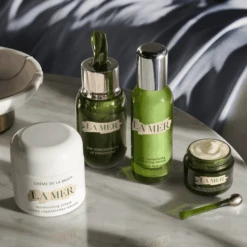 La Mer - Le Sérum Hydratant Revitalisant -Parfumerie Burdin Boutique la mer le serum hydratant revitalisant 4