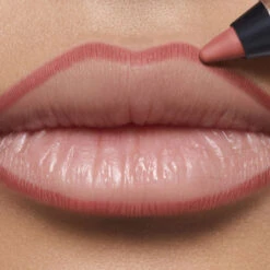 Lancome Lancôme - Lip Idôle Shaper Crayon à Lèvres Fini Mat Crémeux Précision, Longue Tenue Et Waterproof -Parfumerie Burdin Boutique lancome lip idole shaper crayon a levres fini mat cremeux precision et longue tenue 2