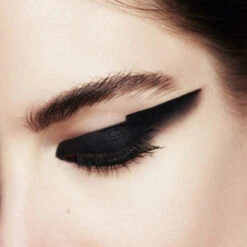 Le Rouge Français - Indigo Céleste Eye-liner 7 Le Rouge Français - Indigo Céleste Eye-liner -Parfumerie Burdin Boutique le rouge francais indigo celeste eye liner 1