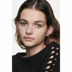 Chanel Les Beiges Eau De Teint Fraîche Aux Microbulles De Pigments, Effet Peau Nue, Belle Mine Naturelle Et Lumineuse -Parfumerie Burdin Boutique les beiges eau de teint fraiche aux microbulles de pigments 1