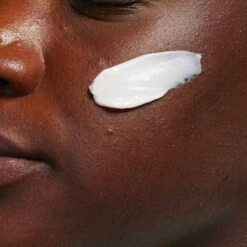 Clarins - RE-BOOST Crème Hydra-matifiante - Peaux Mixtes à Grasses -Parfumerie Burdin Boutique my clarins re boosts creme hydra matifiante 1