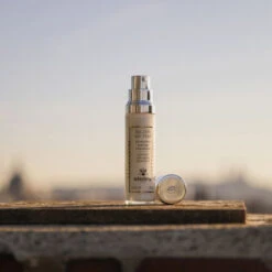 Sisley - All Day All Year Soin Essentiel De Jour Anti-âge -Parfumerie Burdin Boutique sisley all day all year protection anti age essentielle 5