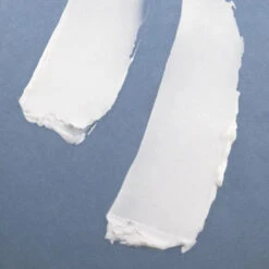 Sisley - Baume Velours Corps Aux Fleurs De Safran Hautement Apaisant, Réparateur, Nourrissant Et Hydratant -Parfumerie Burdin Boutique sisley baume velours corps aux fleurs de safran hautement apaisant reparateur 3