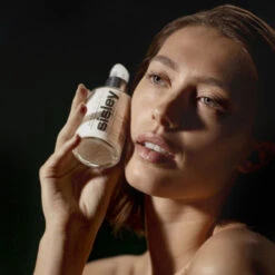 Sisley - Émulsion écologique Soin Essentiel équilibrant Et Revitalisant - Toutes Peaux -Parfumerie Burdin Boutique sisley emulsion ecologique soin essentiel equilibrant revitalisant 4