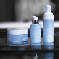 Sisley - Gelée Démaquillante Yeux Et Lèvres Waterproof -Parfumerie Burdin Boutique sisley gelee demaquillante yeux et levres waterproof 2