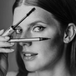 Sisley - Ligne Noire Eyeliner Eyeliner Haute Pigmentation Et Tenue, Revitalisant Et Fortifiant -Parfumerie Burdin Boutique sisley ligne noire eyeliner eyeliner haute pigmentation et tenue revitalisant et fortifiant 5