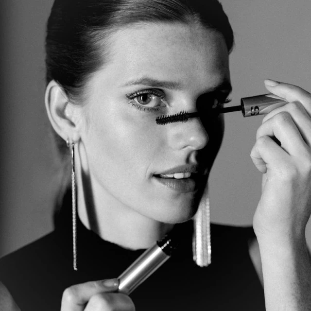 Sisley - Mascara Phyto-Noir Mascara Volume, Revitalisant Et Fortifiant 6 Sisley - Mascara Phyto-Noir Mascara Volume, Revitalisant Et Fortifiant – Image 6