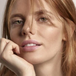 Sisley - Phyto-Lip Balm Recharge Baume à Lèvres Hydratant Et Repulpant -Parfumerie Burdin Boutique sisley phyto lip balm recharge baume a levres hydratant et repulpant 1