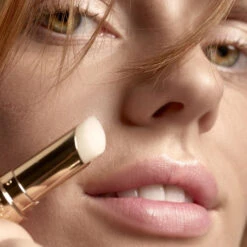 Sisley - Phyto-Lip Balm Recharge Baume à Lèvres Hydratant Et Repulpant -Parfumerie Burdin Boutique sisley phyto lip balm recharge baume a levres hydratant et repulpant 3