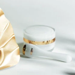 Sisley - Sisleÿa L'intégral Anti-âge Crème Contour Des Yeux Et Des Lèvres Anti-âge 9 Sisley - Sisleÿa L'intégral Anti-âge Crème Contour Des Yeux Et Des Lèvres Anti-âge -Parfumerie Burdin Boutique sisley sisleya l integral anti age creme contour des yeux et des levres anti age 2