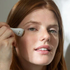 Sisley - Sisleÿa L'intégral Anti-âge Crème Contour Des Yeux Et Des Lèvres Anti-âge 10 Sisley - Sisleÿa L'intégral Anti-âge Crème Contour Des Yeux Et Des Lèvres Anti-âge -Parfumerie Burdin Boutique sisley sisleya l integral anti age creme contour des yeux et des levres anti age 3