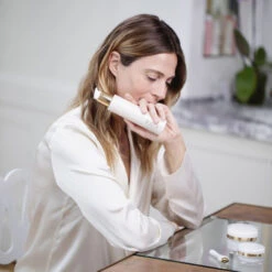 Sisley - Sisleÿa Lotion De Soin Essentielle Anti-âge -Parfumerie Burdin Boutique sisley sisleya lotion de soin essentielle anti age 1