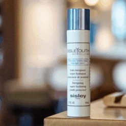 Sisley - Sisleyouth Anti-pollution Soin énergisant Super Hydratant Protecteur De Jeunesse -Parfumerie Burdin Boutique sisley sisleyouth anti pollution soin energisant super hydratant protecteur de jeunesse 2