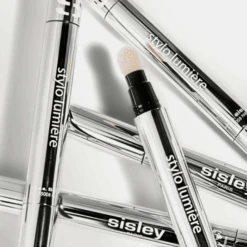 Sisley - Stylo Lumière Stylo Enlumineur Booster D'éclat -Parfumerie Burdin Boutique sisley stylo lumiere stylo enlumineur booster d eclat 2