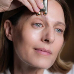 Sisley - Supremÿa La Nuit Le Grand Soin Yeux Anti-âge 15 Sisley - Supremÿa La Nuit Le Grand Soin Yeux Anti-âge -Parfumerie Burdin Boutique sisley supremya yeux la nuit le grand soin anti age 7