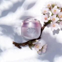Shiseido - White Lucent Crème Gelée Éclat 6 Shiseido - White Lucent Crème Gelée Éclat -Parfumerie Burdin Boutique soins visage soins quotidiens visage hydratant et nourrissant white lucent creme gelee eclat 2