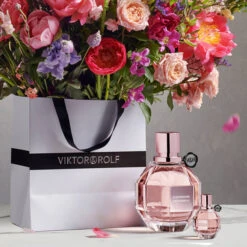 Viktor&Rolf Viktor & Rolf - Flowerbomb Coffret Eau De Parfum, Gel Douche Et Lait Corps -Parfumerie Burdin Boutique viktor and rolf flowerbomb coffret eau de parfum gel douche et lait corps 2