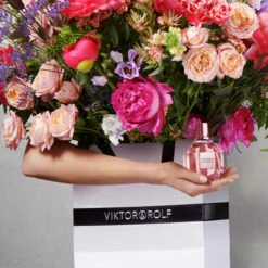 Viktor&Rolf Viktor & Rolf - Flowerbomb Coffret Eau De Parfum, Gel Douche Et Lait Corps -Parfumerie Burdin Boutique viktor and rolf flowerbomb coffret eau de parfum gel douche et lait corps 6